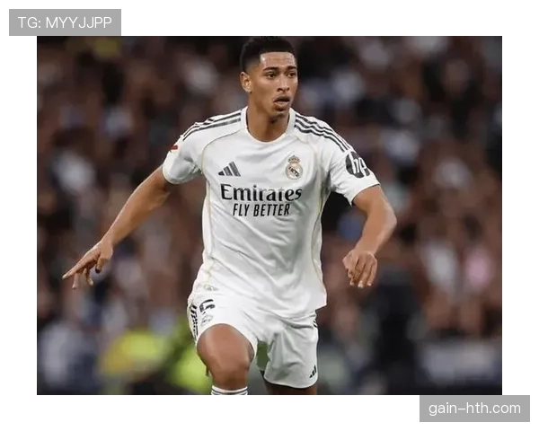 贝林厄姆加盟皇马首年大放异彩,2025赛季表现惊艳全球瞩目 贝林厄姆加盟皇马首年大放异彩,2025赛季表现惊艳全球瞩目