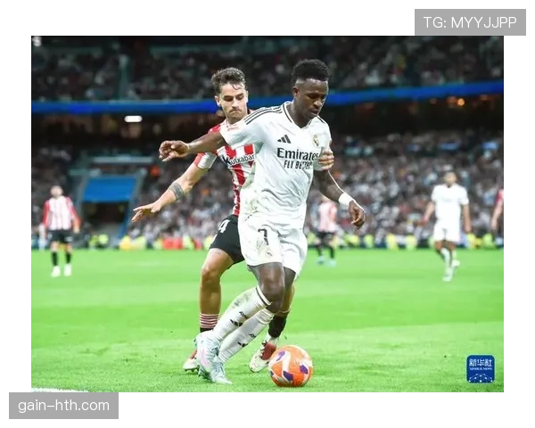 维尼修斯·儒尼奥尔以信念与团队精神重塑现代足球哲学