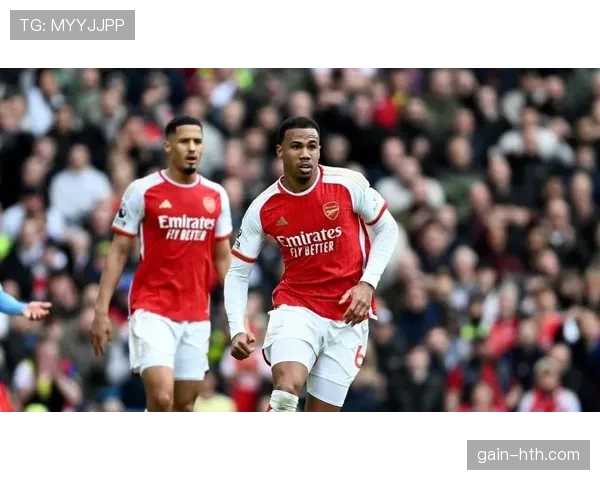 萨利巴与范戴克:新生代中卫vs顶级标杆对比分析 萨利巴与范戴克:新生代中卫vs顶级标杆对比分析