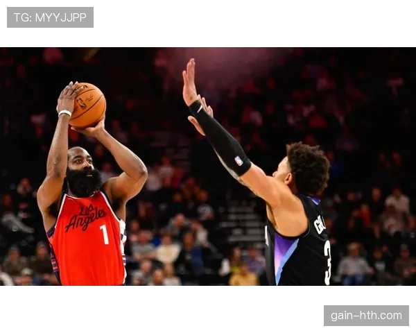 米切尔通过高频突破拉开进攻空间，提升球队关键得分效率