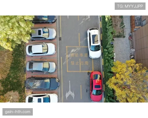 巴洛特利又双叒叕把豪车停消防通道了？